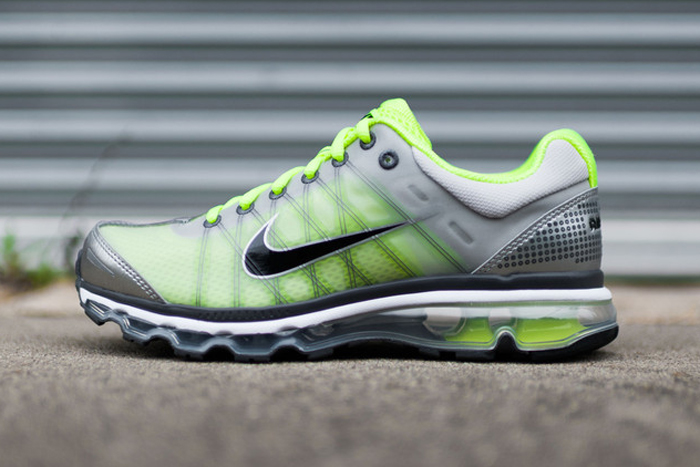 nike air max 2009 gold